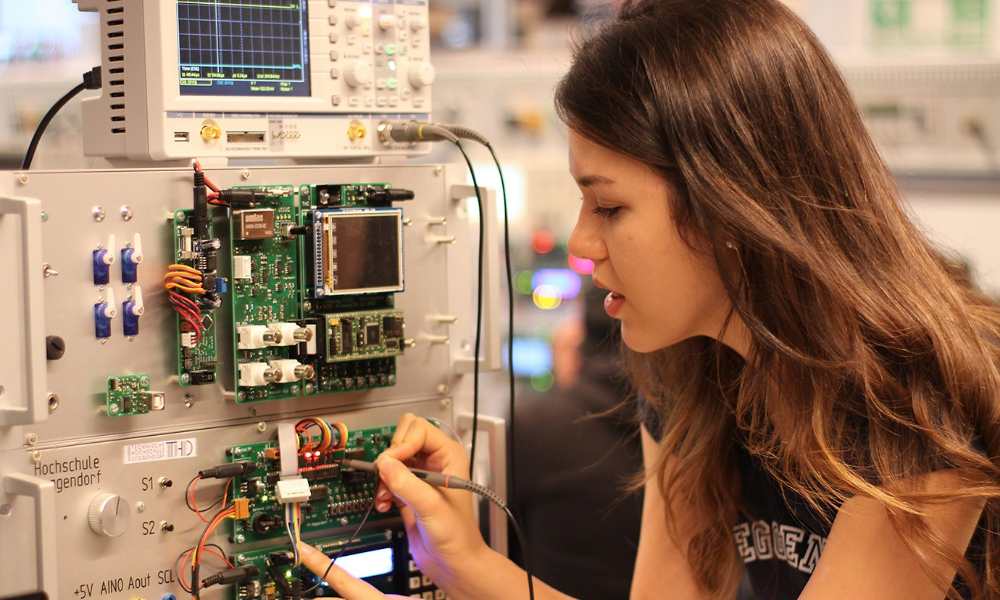 روش نوشتن پایان نامه مهندسی برق و الکترونیک؛ راهنمای جامع برای تمام گرایش‌ها